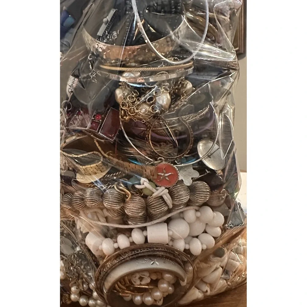 13 Lbs Vintage To Now WEAR CRAFT REPAIR Junk Drawer‎ Jewelry Lot